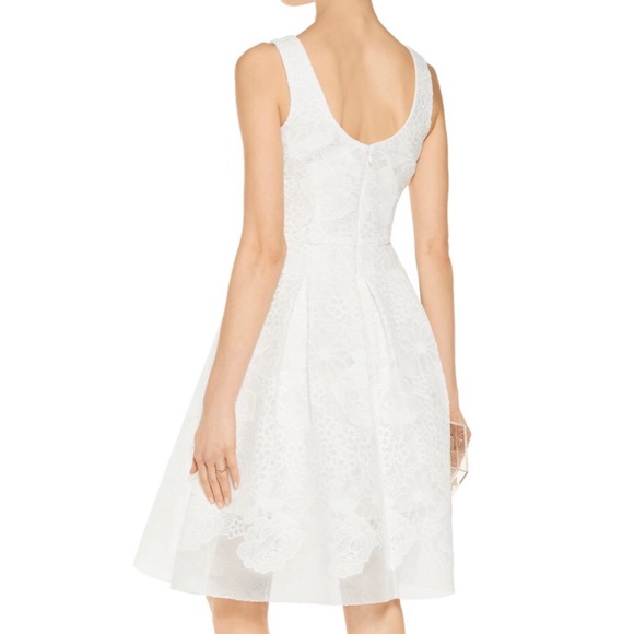 Badgley Mischka Embroidered honeycomb mesh - Picture 2 of 5